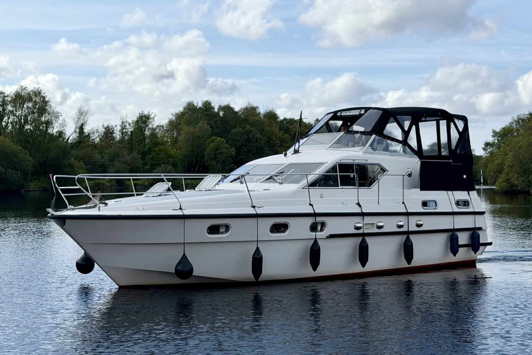 Aquafibre 39 For Sale At GulfStream Boat Sales